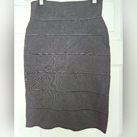 BCBG MAXAZRIA Simone Textured  Power Skirt - Picture 9 of 10